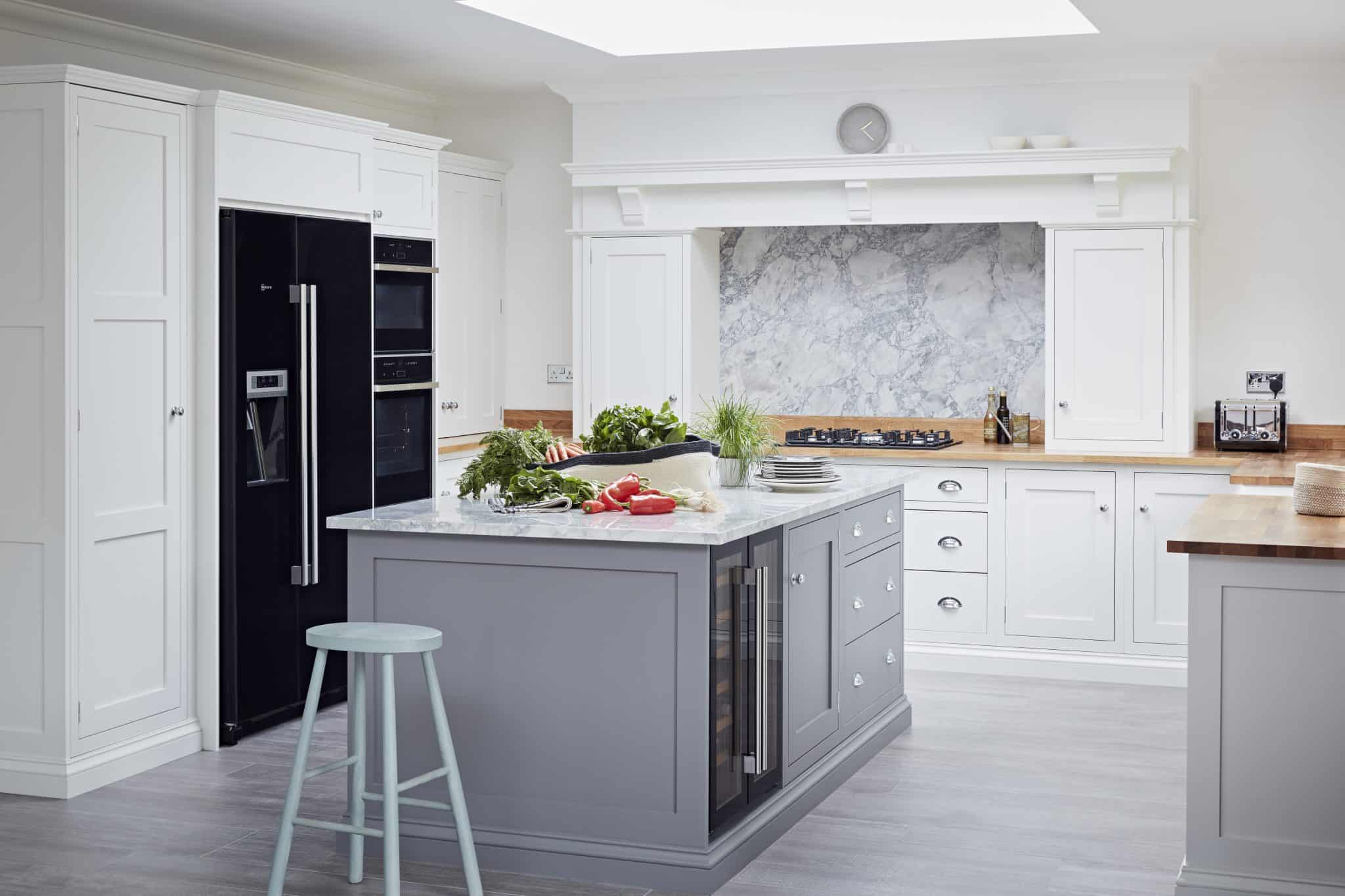 10 Aesthetic Accent Colours for Grey Kitchens | John Lewis of Hungerford