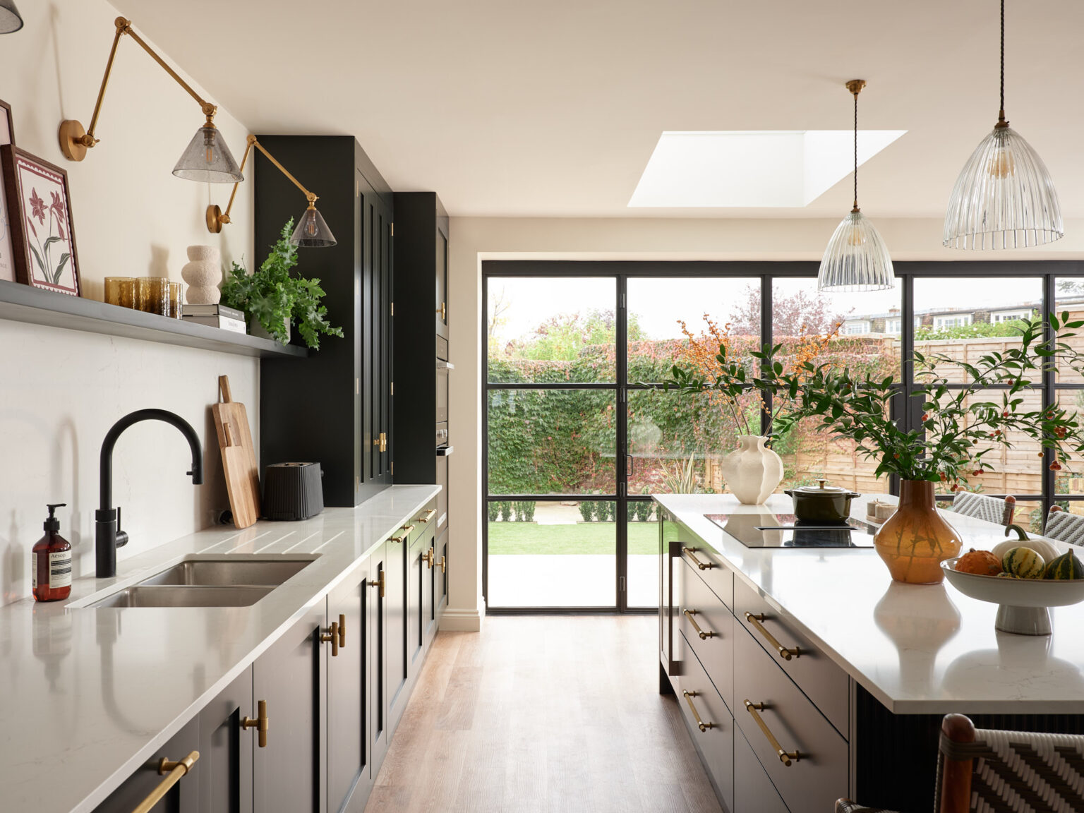 Luxury Summer Kitchens | Bespoke Kitchen Design for Entertaining