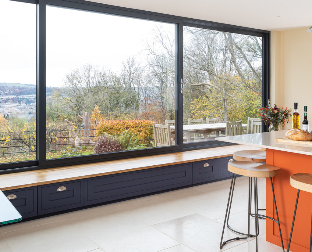 Built-in window bench seat